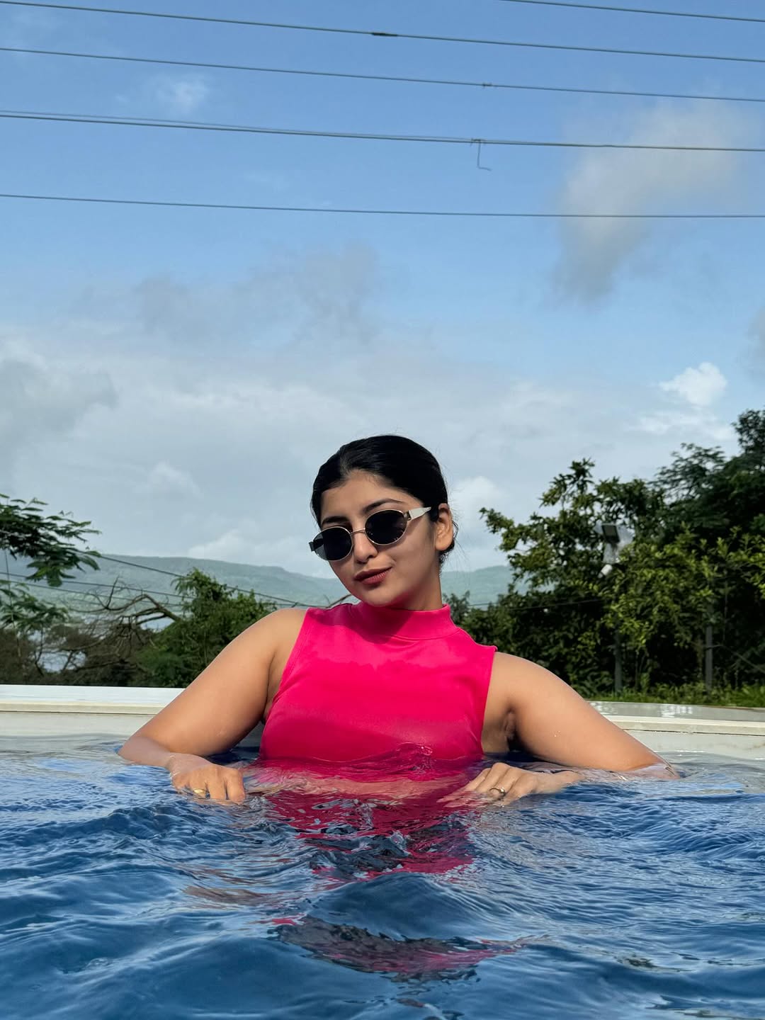 ruchira jadhav new photoshoot with sister in swimming pool