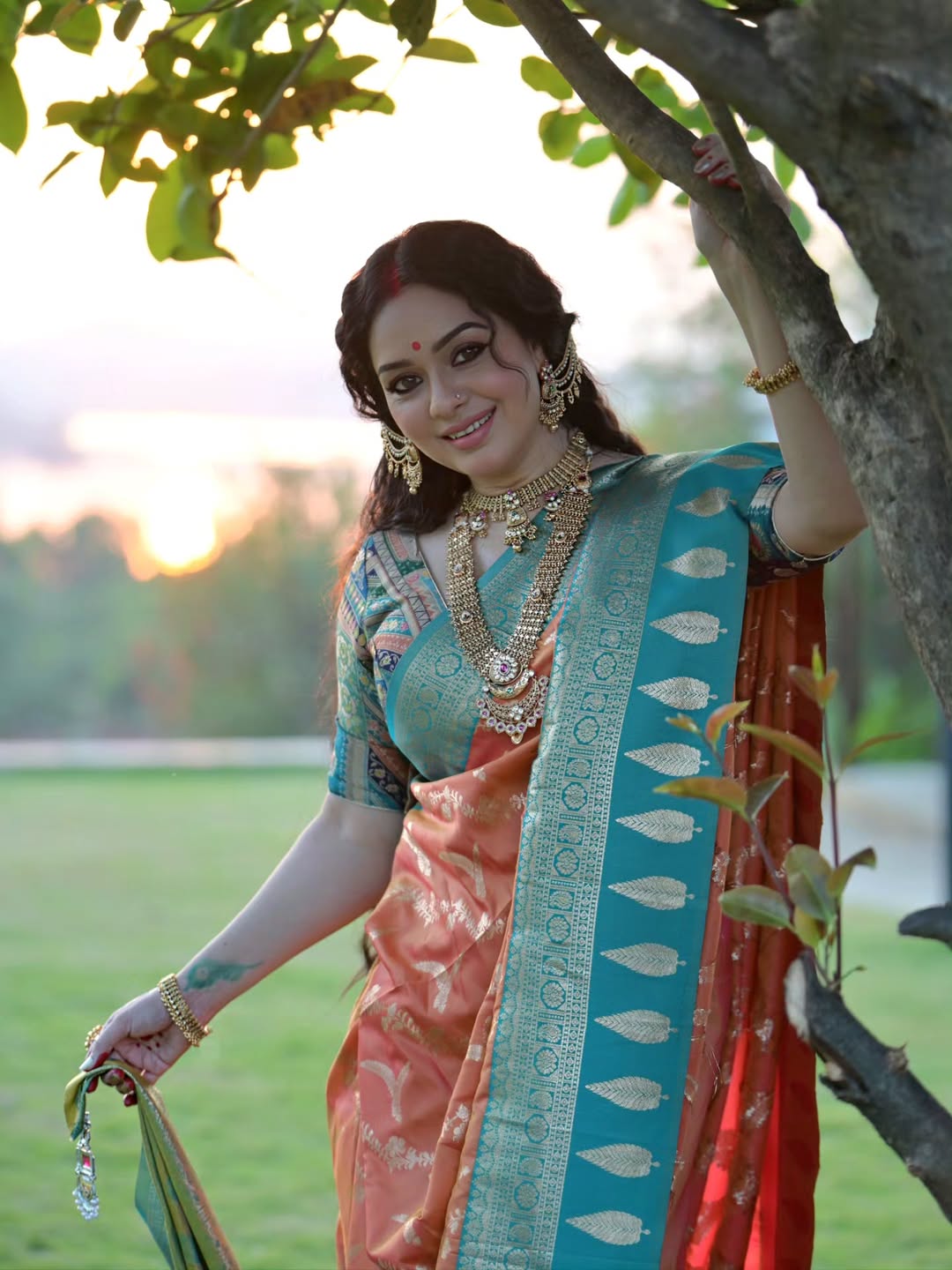 sukhada khandekekar