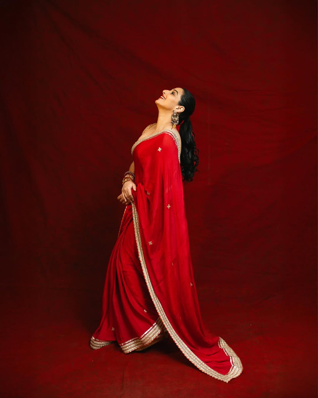 Bollywood actress vidya balan second day navratri red saree look 
