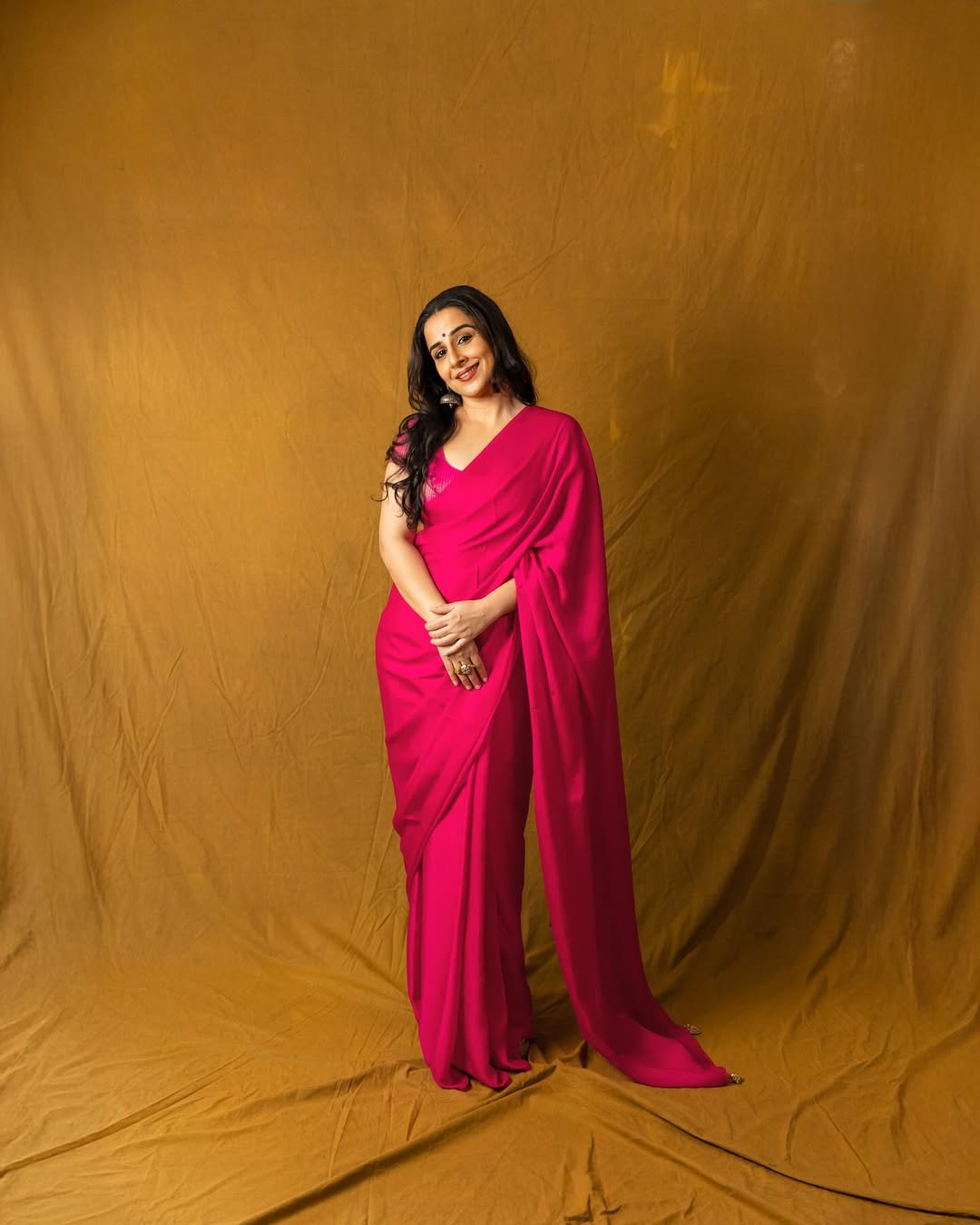 Navratri day 9 bollywood actress vidya balan pink saree photoshoot