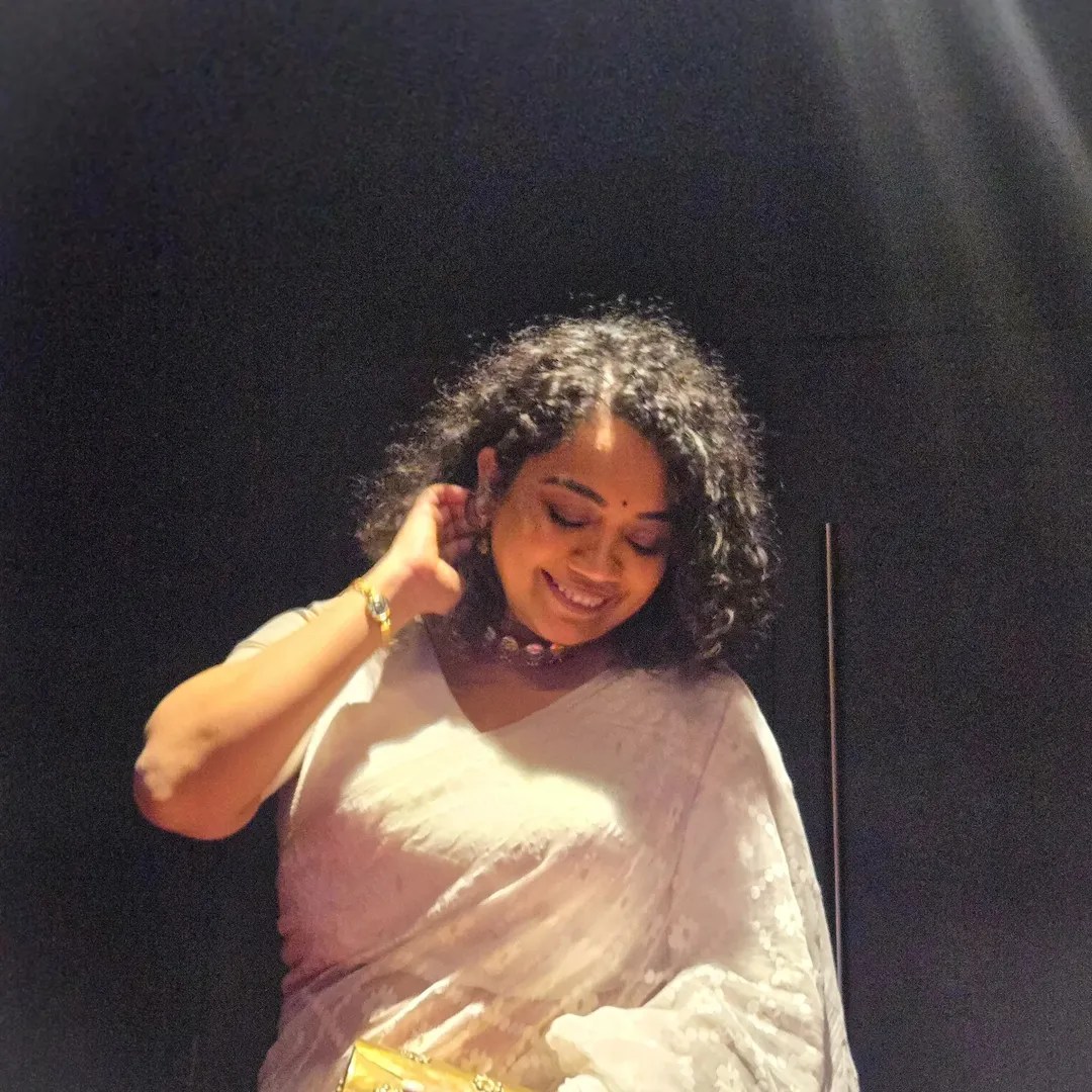 Aarti Wadagbalkar Dashavatar White Saree Look