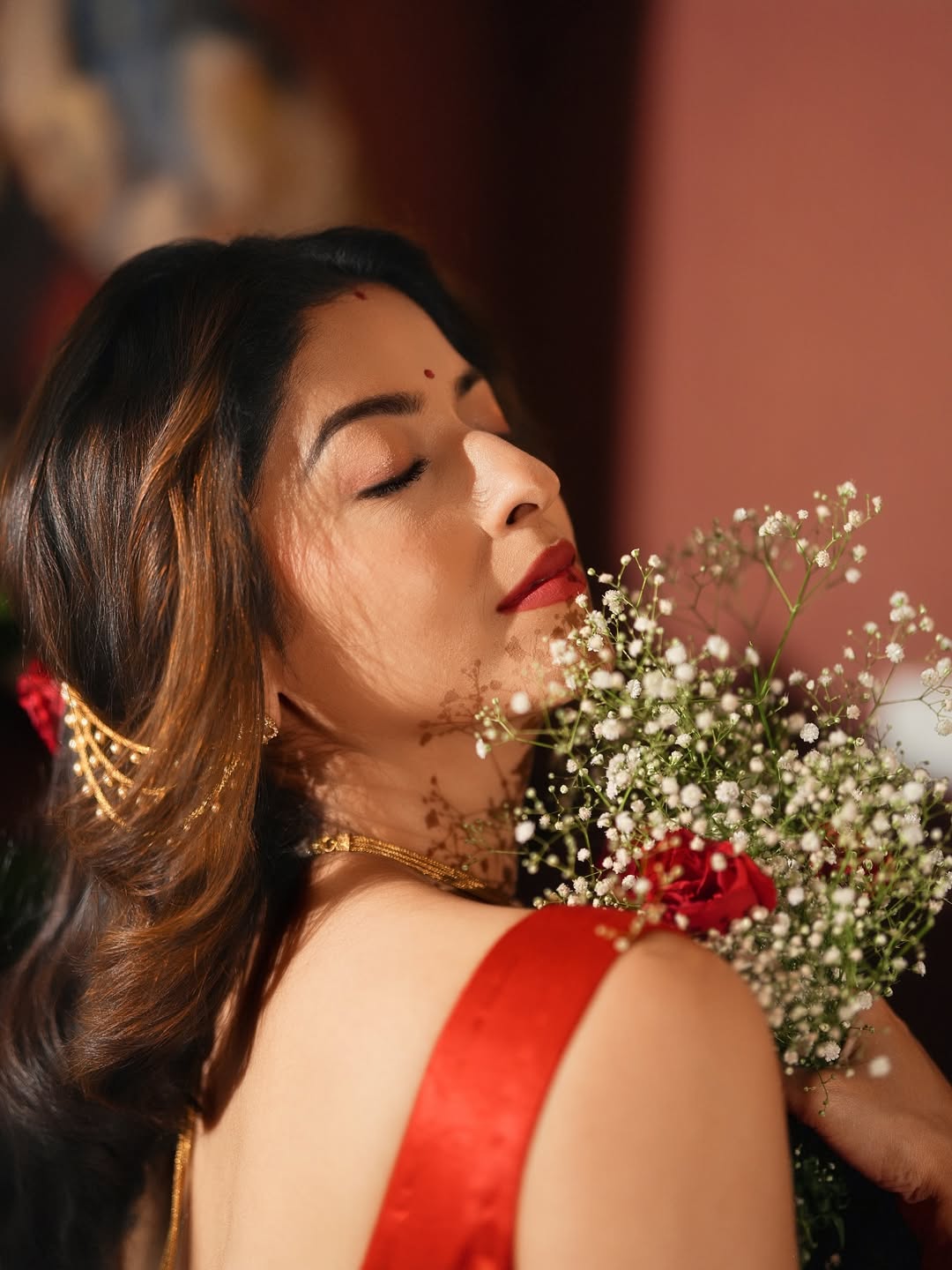 Abhidnya Bhave Golden Saree Look