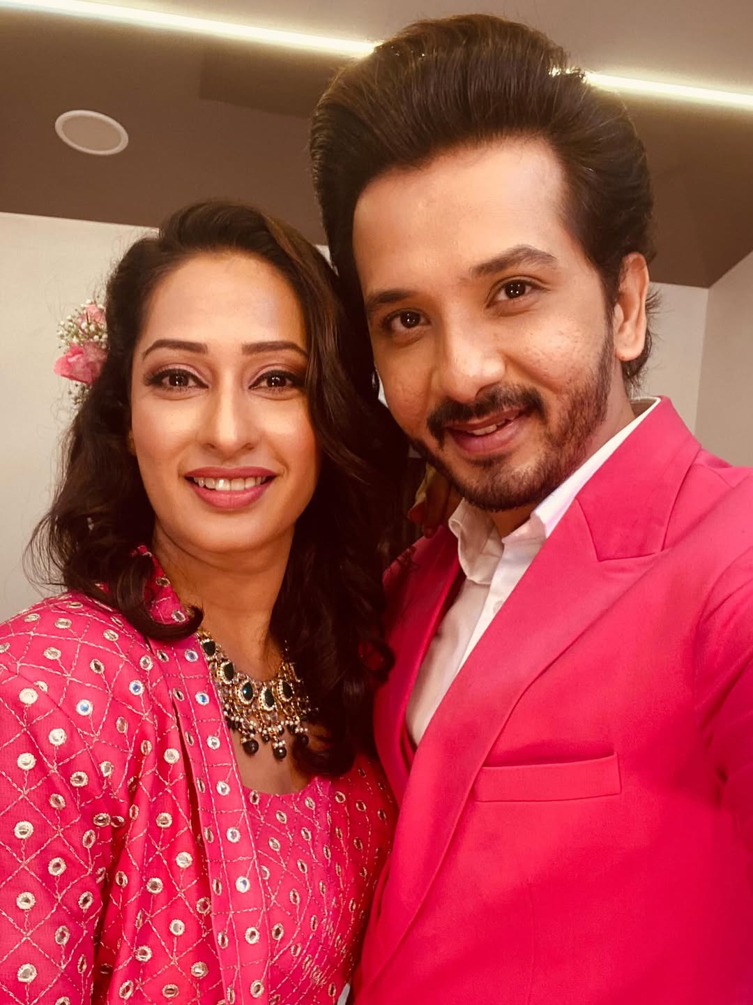 Abhijeet khandkekar writes post for late actress priya marathe
