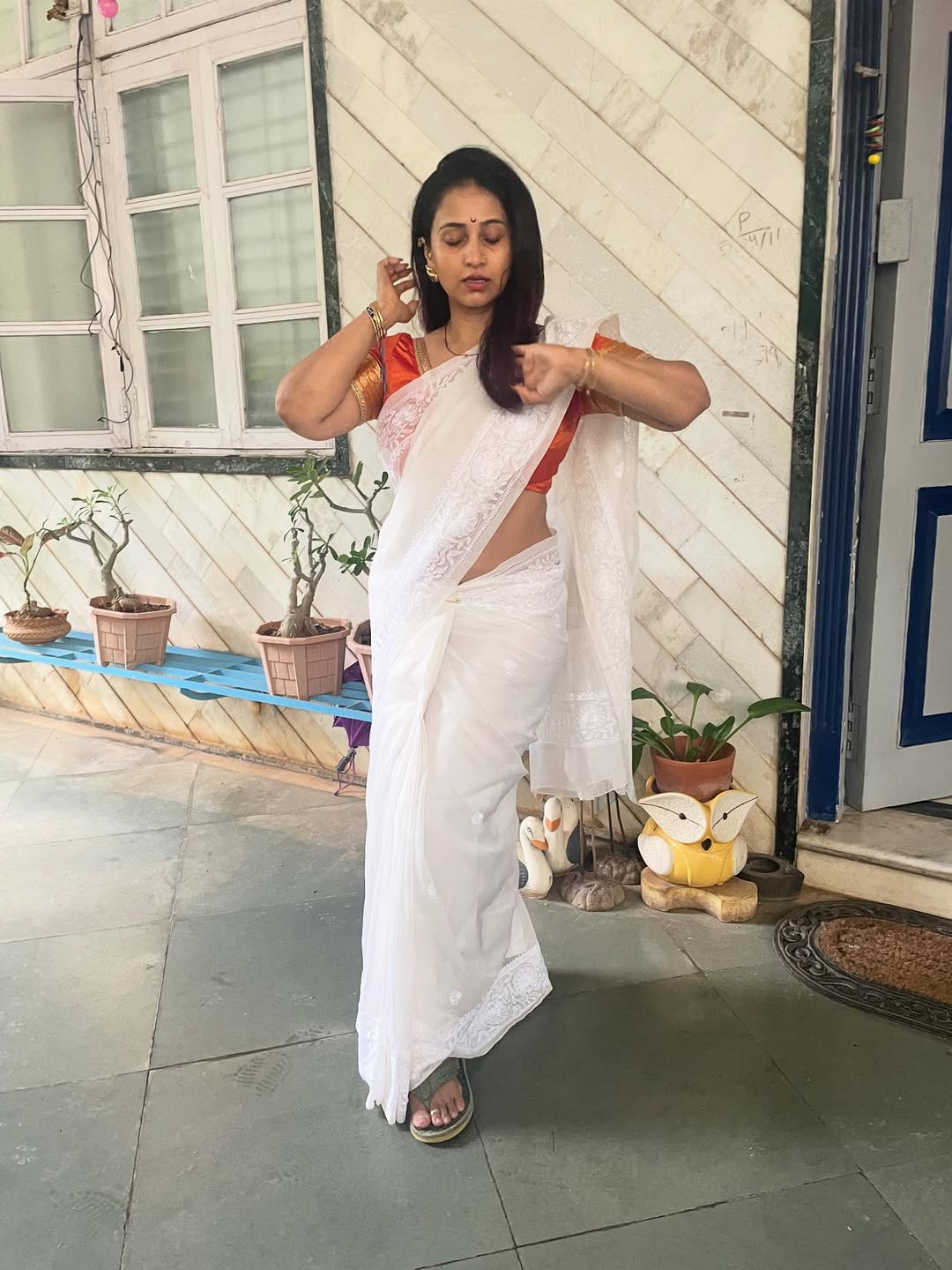 Actress Dipti Ketkar white saree look
