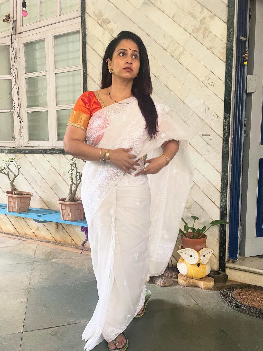 Actress Dipti Ketkar white saree look