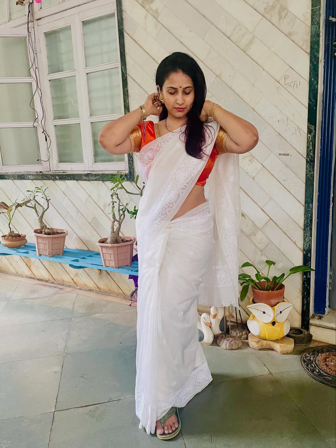 Actress Dipti Ketkar white saree look