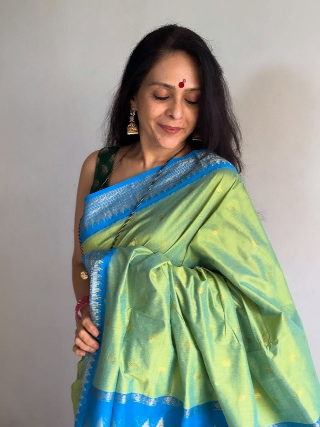 Aishwarya Narkar New Saree Look