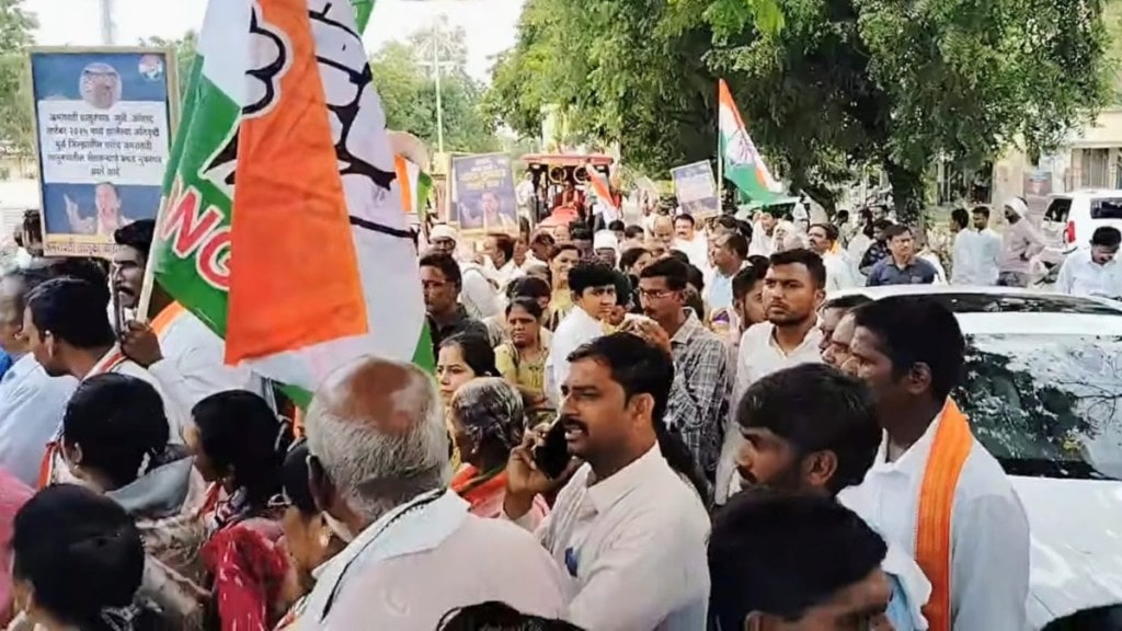 Amravati Congress BJP Clash Soybean farmer