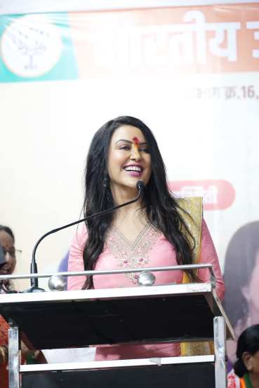 Amruta Fadnavis 