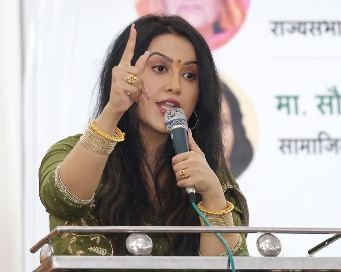 Amruta Fadnavis 
