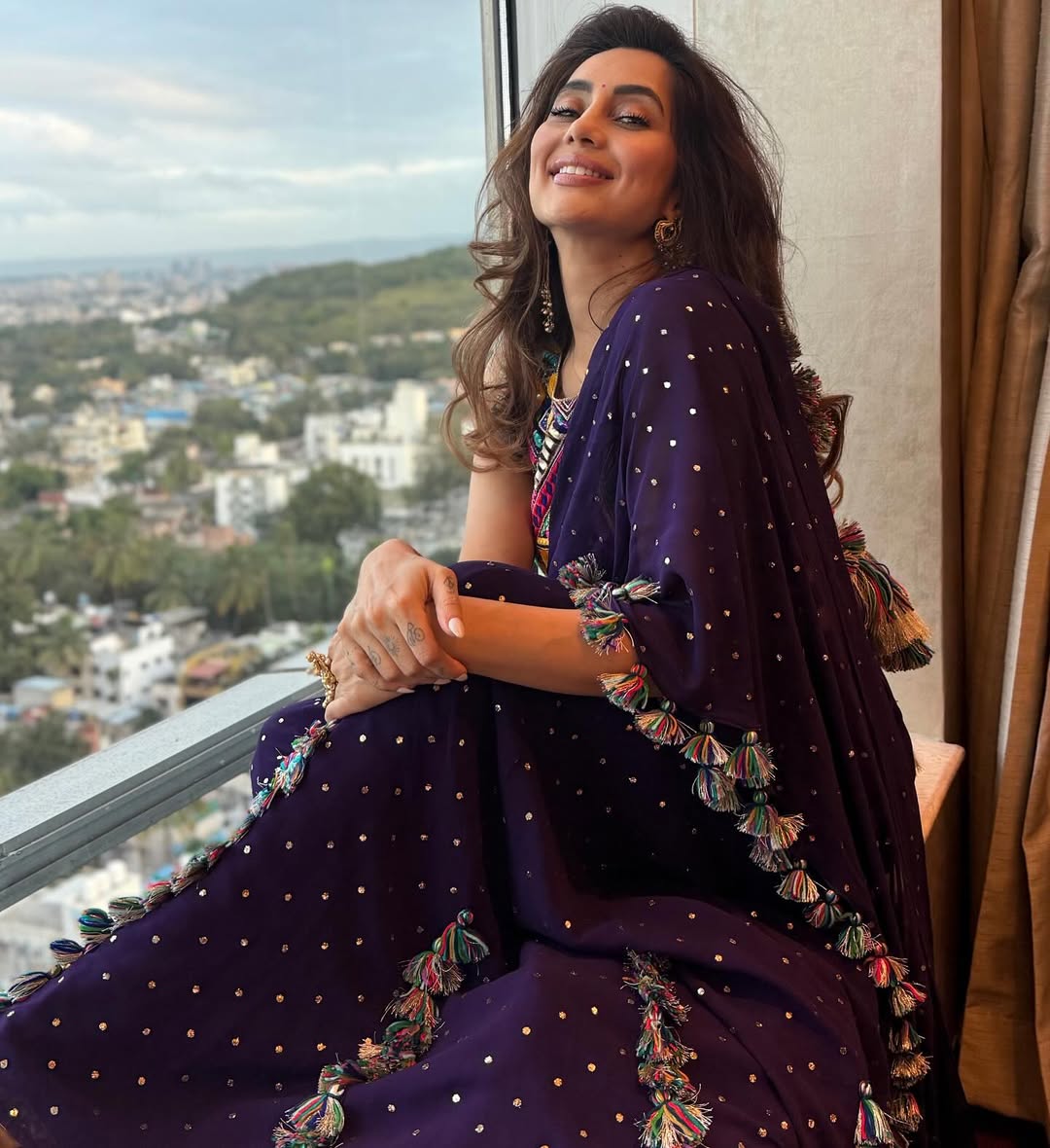 Anusha Dandekar Navratri look