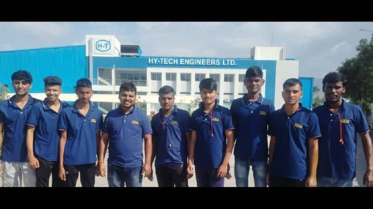 साताऱ्यातील गरवारे युवा विकास केंद्रातर्फे कौशल्यविकास उपक्रम; ग्रामीण युवकांना रोजगारसंधी