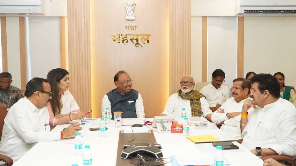 Maratha community reservation, OBC rights Maharashtra, Kunbi certificate controversy, Maharashtra OBC scholarships,