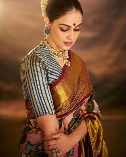 Genelia Deshmukh Photos