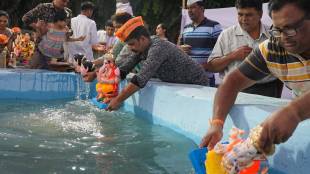 Ganeshotsav 2025 gauri ganpati visarjan on seventh day More than 50000 Mumbai print news