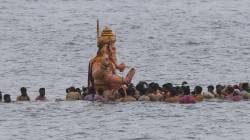 Ganesh Visarjan 2025 : लाडक्या गणपती बाप्पाला साश्रू नयनांनी निरोप, देशभरात विसर्जन मिरवणुकांचा उत्साह