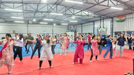 Garba Dandiya workshops Nashik blend fitness tradition social media craze vsd