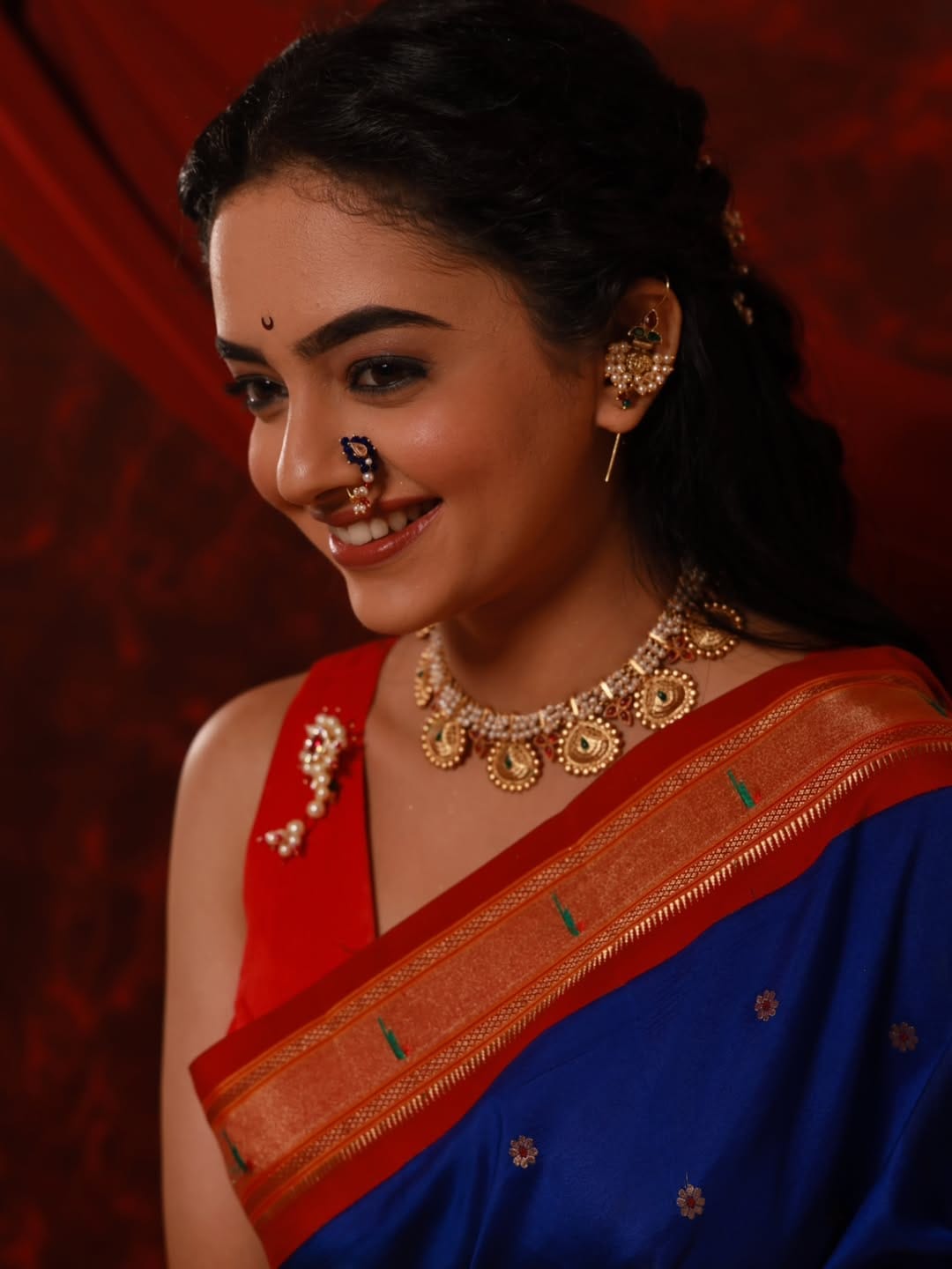 Gauri Kulkarni Blue Paithani Saree Look