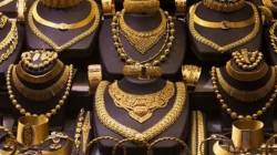 GST कपातीनंतर सोनं खरेदी करावं की नाही? काय सांगतात तज्ज्ञ?