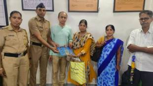 Gold ornaments returned from Ulhasnagar woman