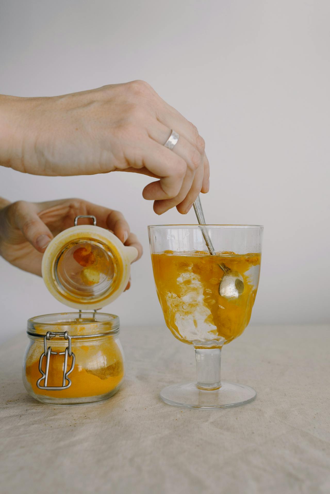 Health Benefits Of Drinking Hot Water With Turmeric