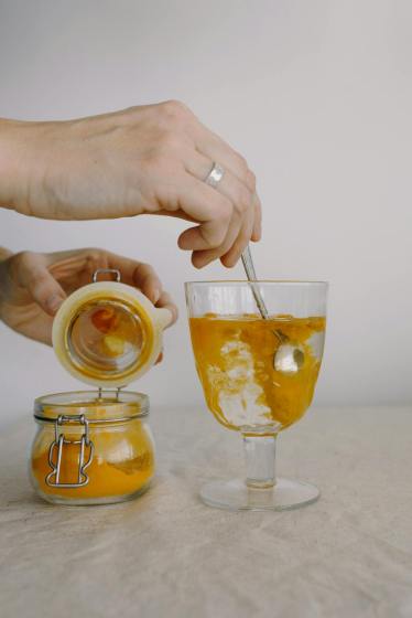 Health Benefits Of Drinking Hot Water With Turmeric