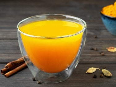 Health Benefits Of Drinking Hot Water With Turmeric