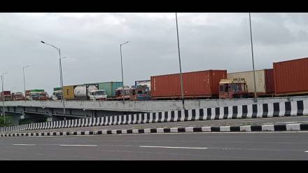 JNPA demands road and flyover to safely connect four villages in Uran