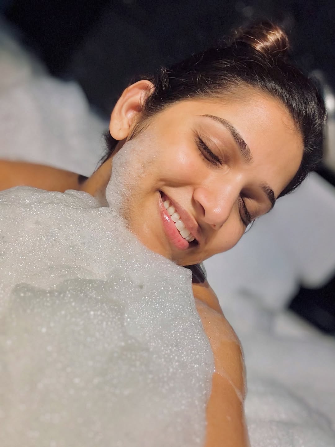 Jahnavi Killekar Bath Viral Look