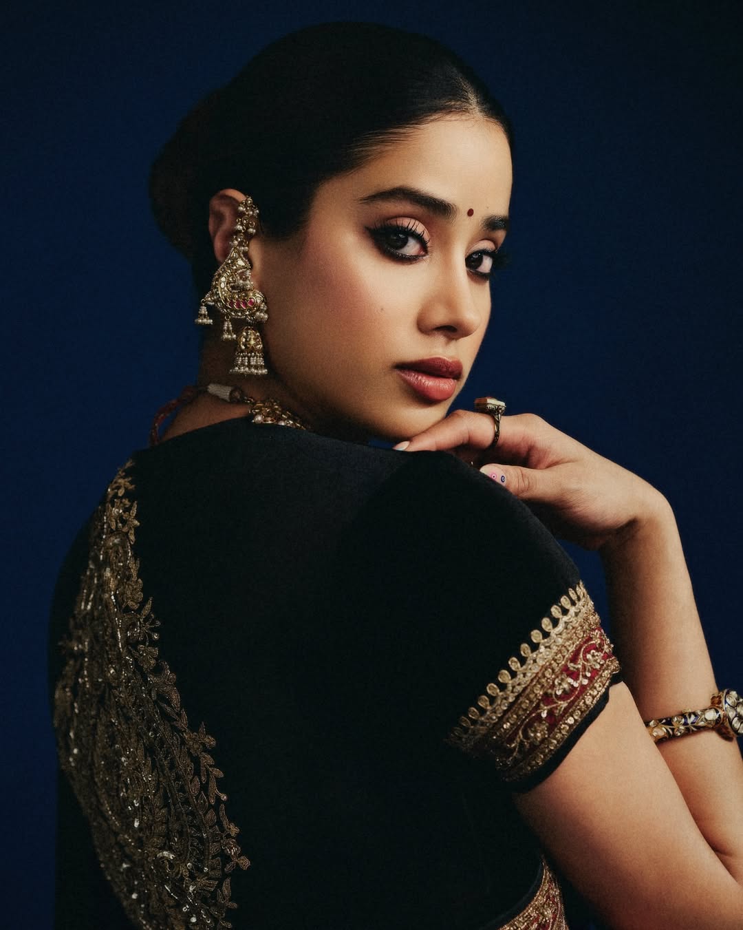 Janhvi Kapoor Beautifull Saree look, homebound movie promotion