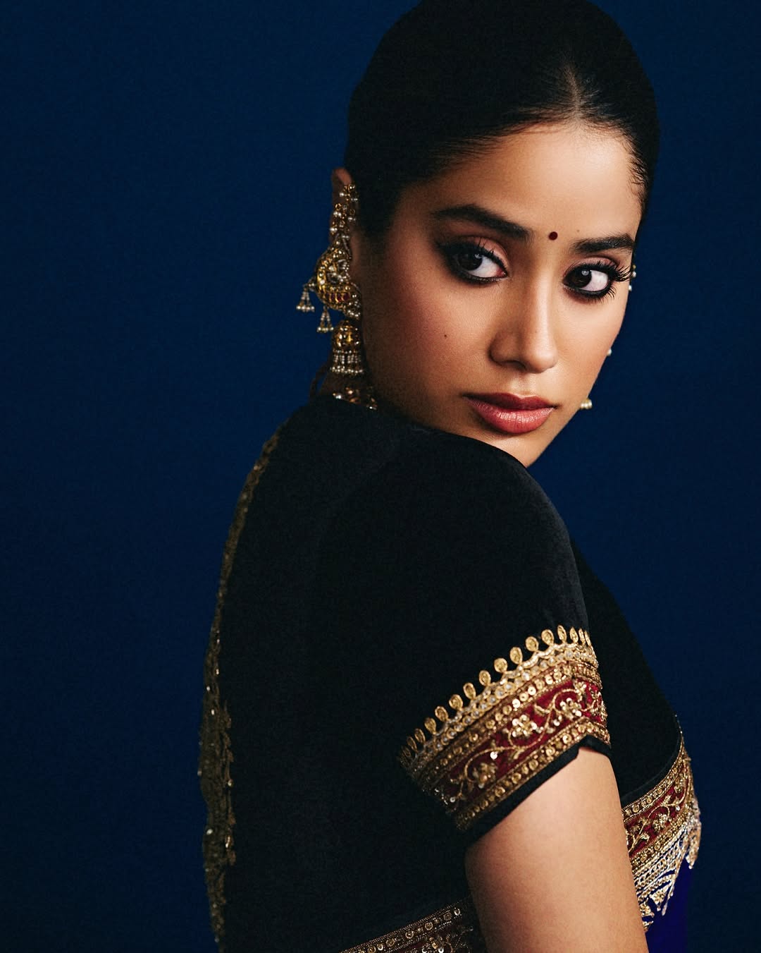Janhvi Kapoor Beautifull Saree look, homebound movie promotion