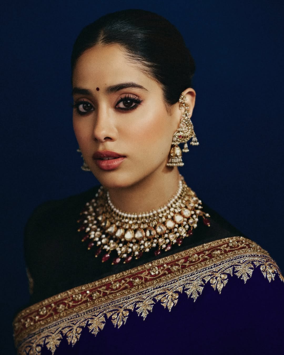 Janhvi Kapoor Beautifull Saree look, homebound movie promotion