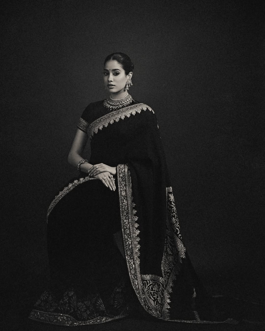 Janhvi Kapoor Beautifull Saree look, homebound movie promotion