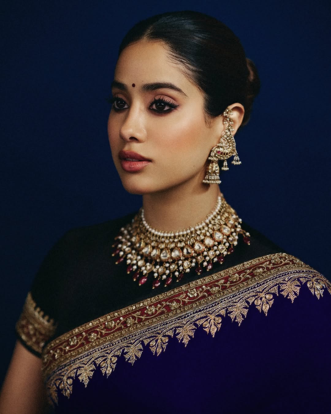 Janhvi Kapoor Beautifull Saree look, homebound movie promotion