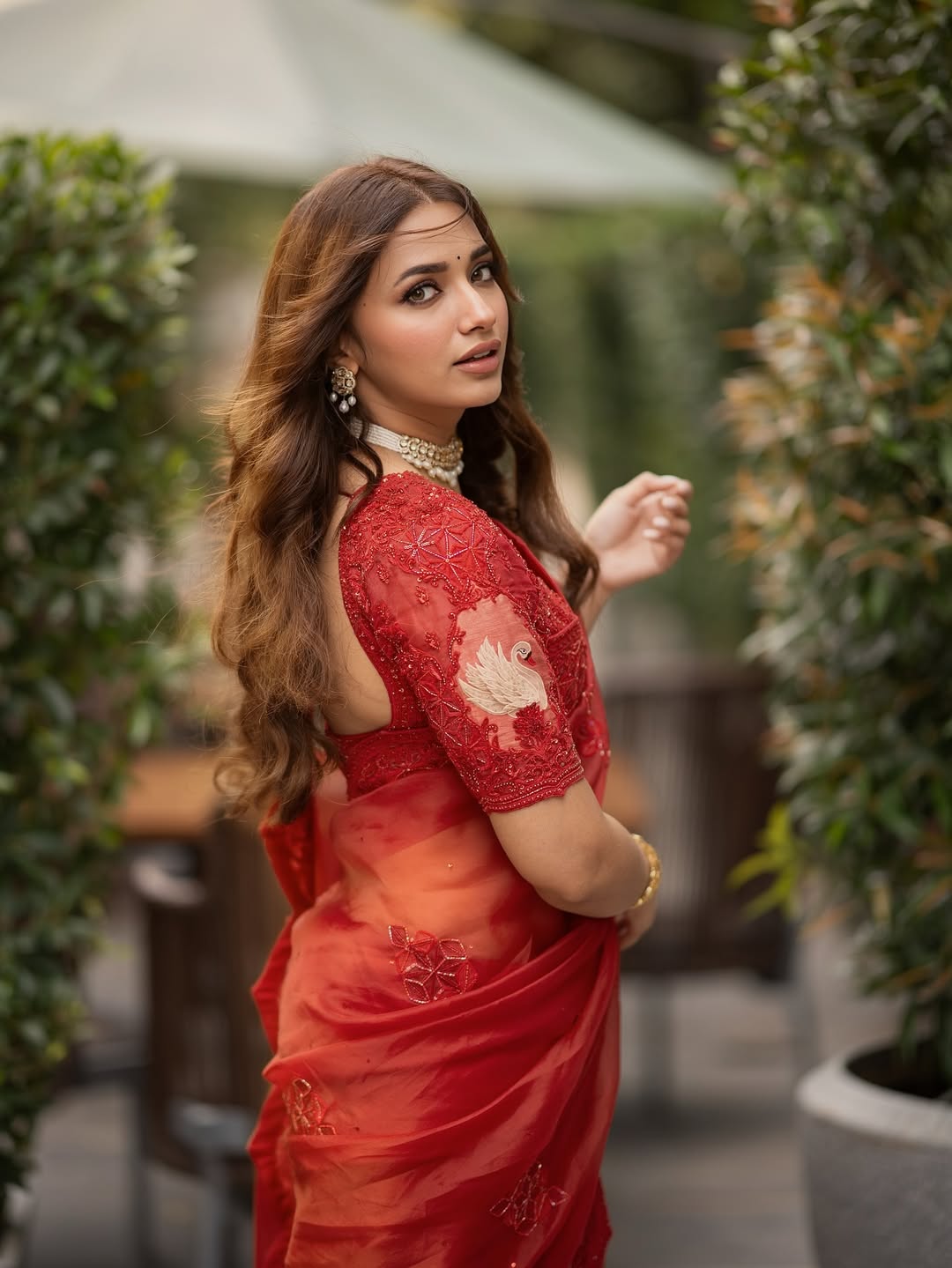 Jiya Shankar Red Saree Look