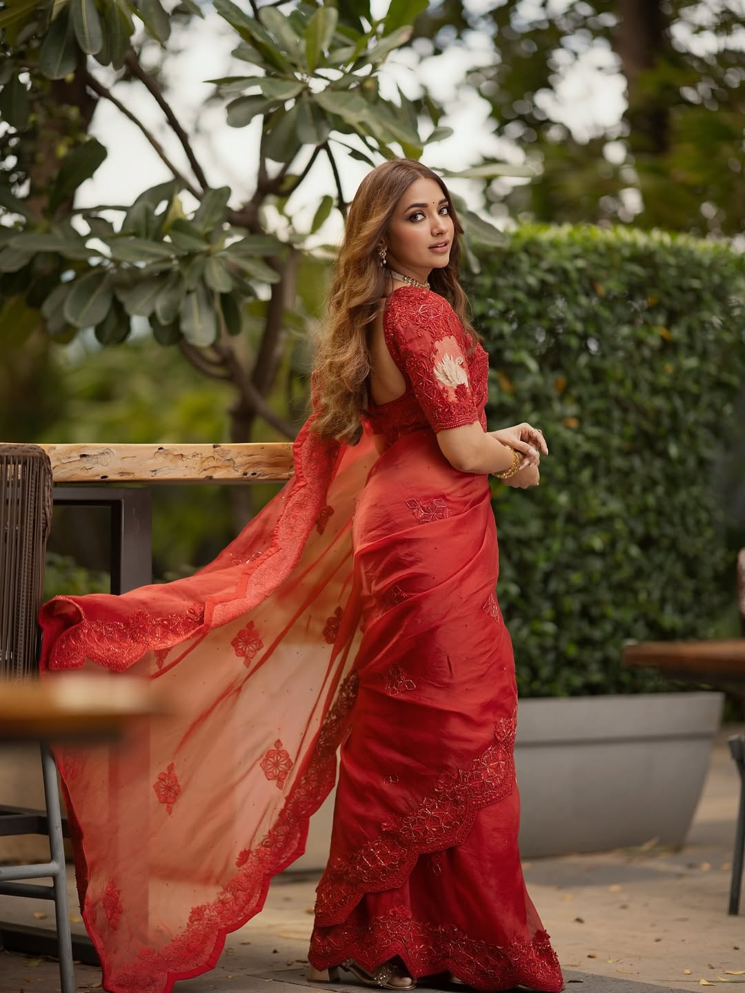 Jiya Shankar Red Saree Look