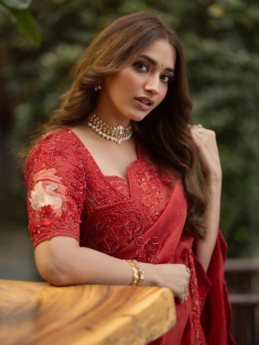 Jiya Shankar Red Saree Look