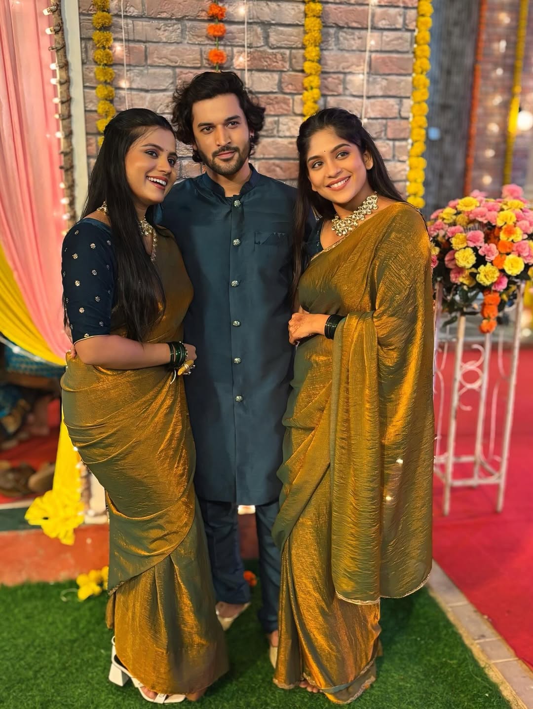 Jyoti Nimse Samruddhi Kelkar Saree Twinning