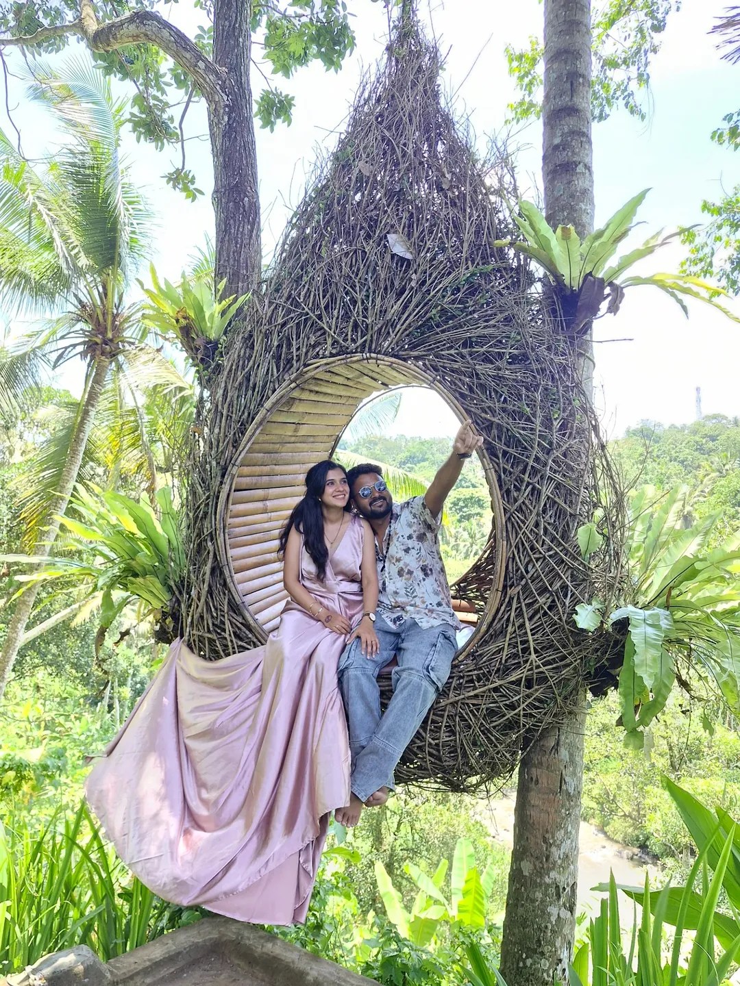 Kiran Gaikwad Vaishnavi Kalyankar Romantic Photos