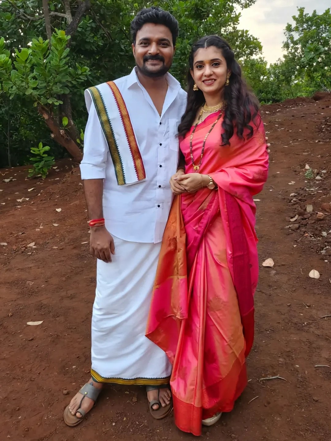 Kiran Gaikwad Vaishnavi Kalyankar Romantic Photos
