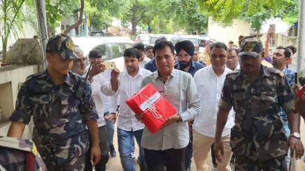 Kirit Somaiya's silence on the 'SIT' report