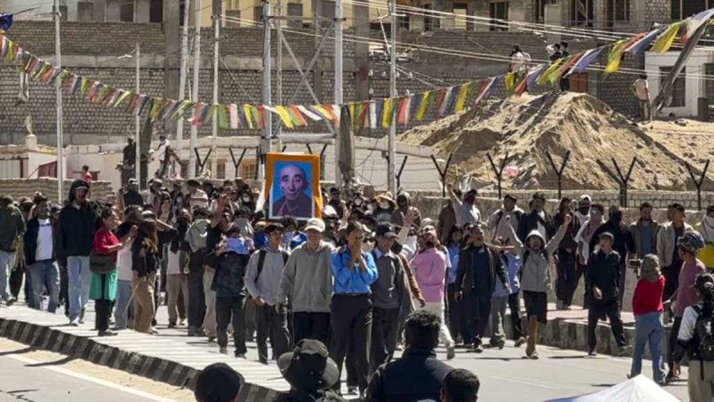 political crisis in Ladakh