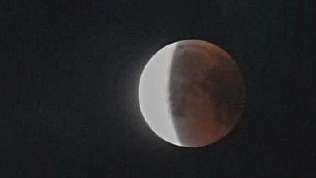 Total Lunar Eclipse Blood Moon 7 september 2025 

