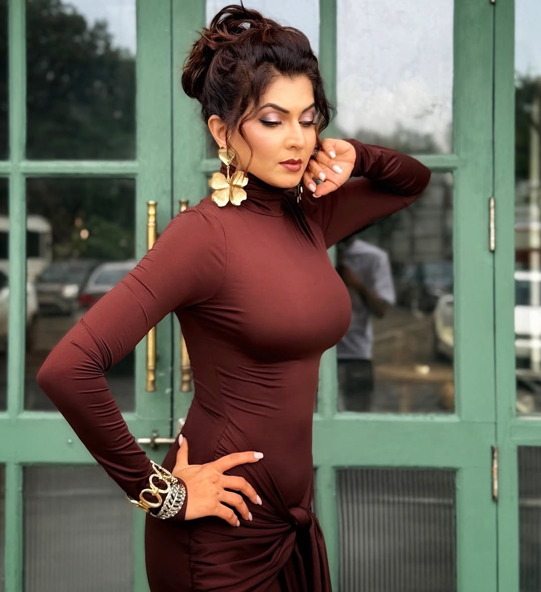 Madhavi Nimkar Red Paithani Dress