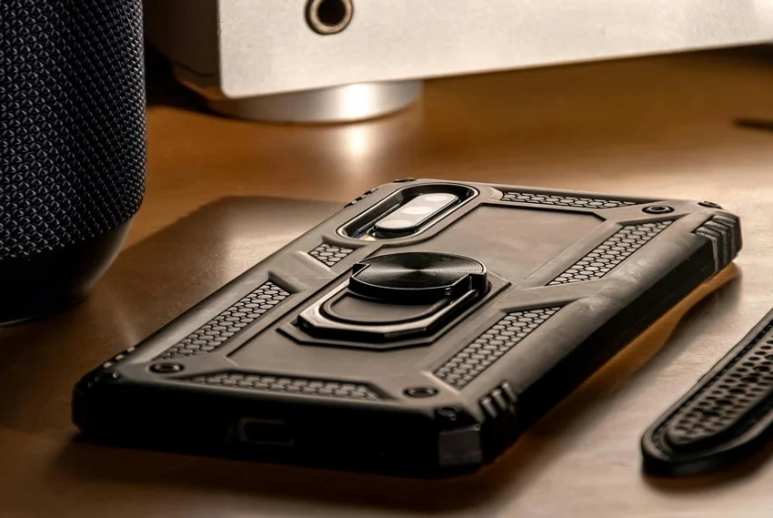 should you use a phone cover or not pros and cons explained