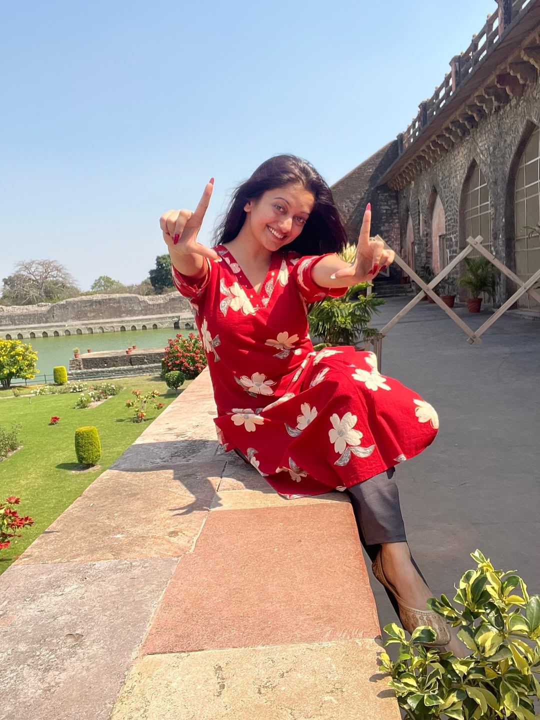 Manasi Naik Shared Sakal Tar Hou Dya Movie Shoot BTS Photos