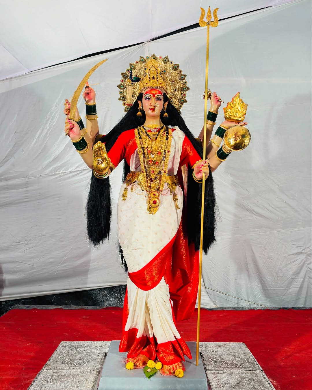 Marathi Actress White Saree Look Navratri 2025