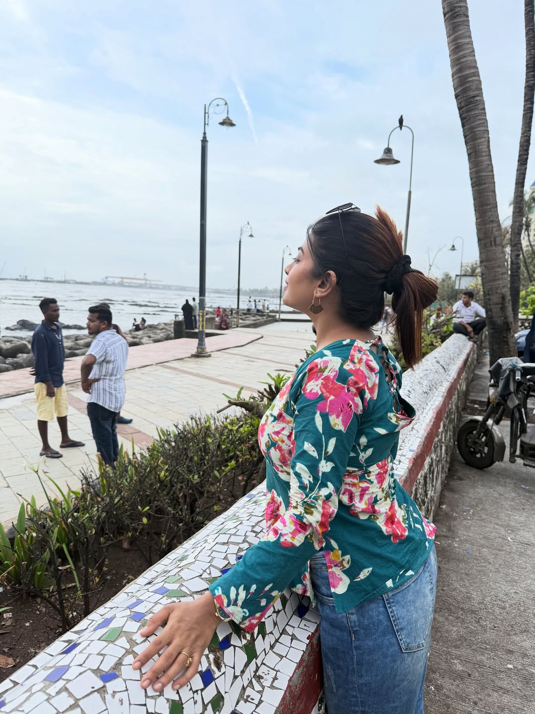 Marathi actress dhanshri kadgaonkar mumbai beach photoshoot