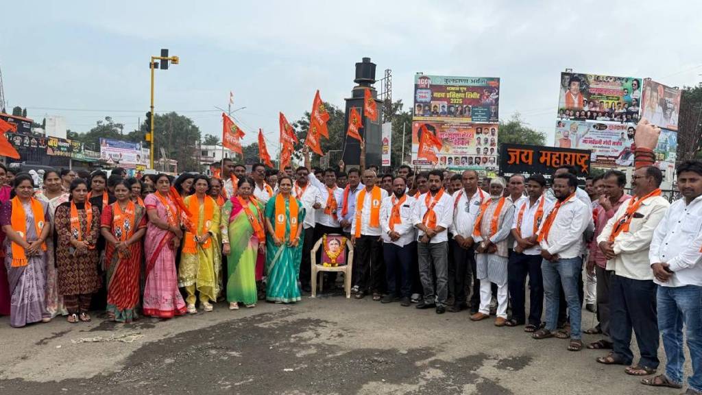 Meenatai Thackeray's statue vandalized; protest in Buldhana and Jalgaon