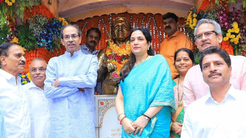 Meenatai Thackeray statue in dadar